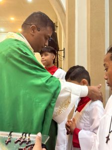 INVESTIDURA E RENOVACAO DOS COROINHAS 49